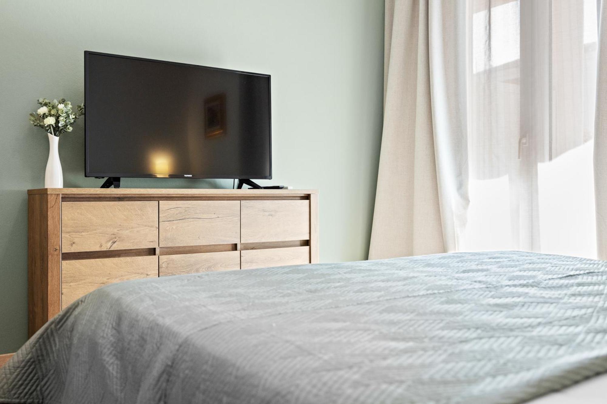 Apartments And Rooms Alenka บานโจเล ภายนอก รูปภาพ
