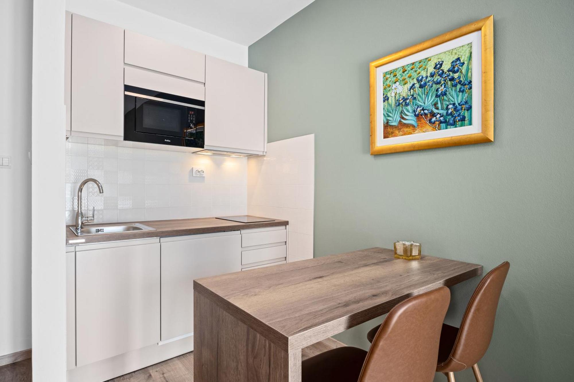 Apartments And Rooms Alenka บานโจเล ภายนอก รูปภาพ
