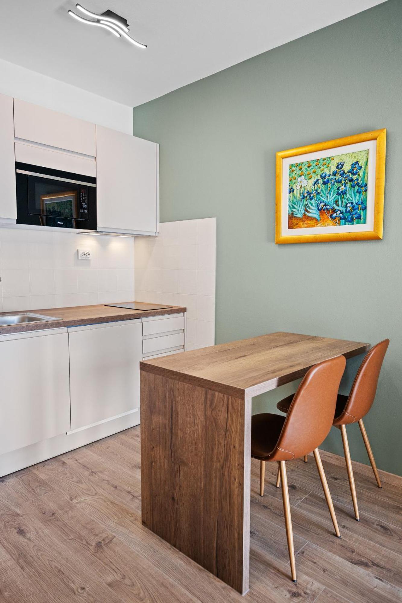 Apartments And Rooms Alenka บานโจเล ภายนอก รูปภาพ