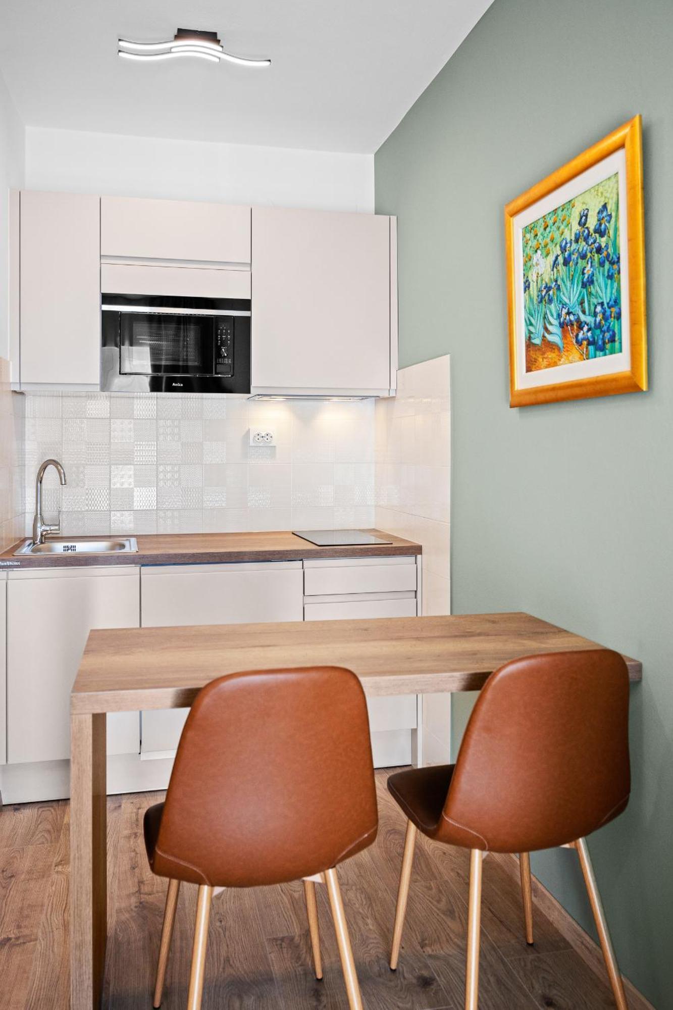 Apartments And Rooms Alenka บานโจเล ภายนอก รูปภาพ